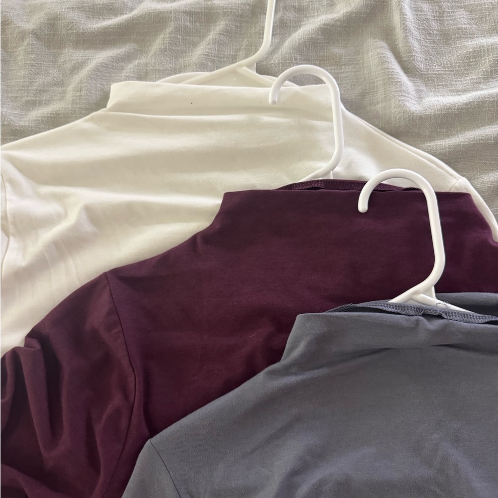 3 Old Navy Bestee Mock-Neck T-Shirt - Picture 2 of 2